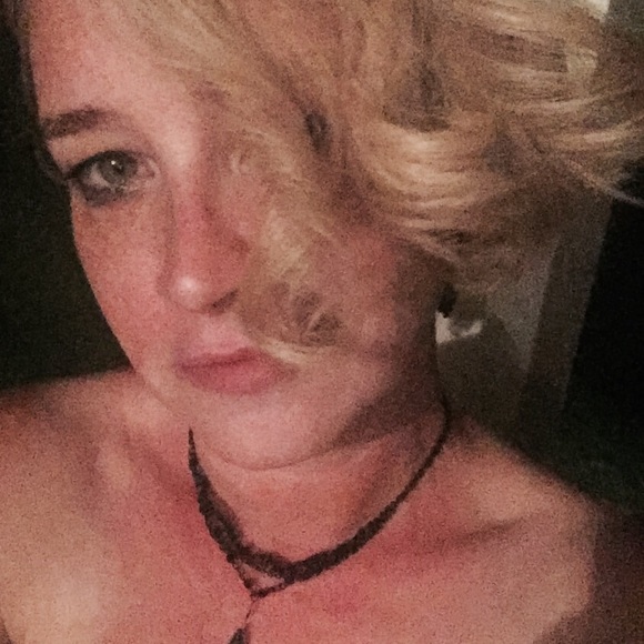 Meet your Posher, Monica - Picture 1 of 1